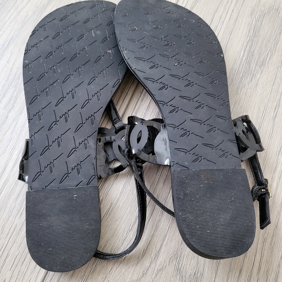 Shoes - Picture 2 of 3